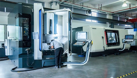 五軸聯(lián)動(dòng)高速加工設(shè)備（6臺(tái)）